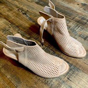 Trutime block heel sandal